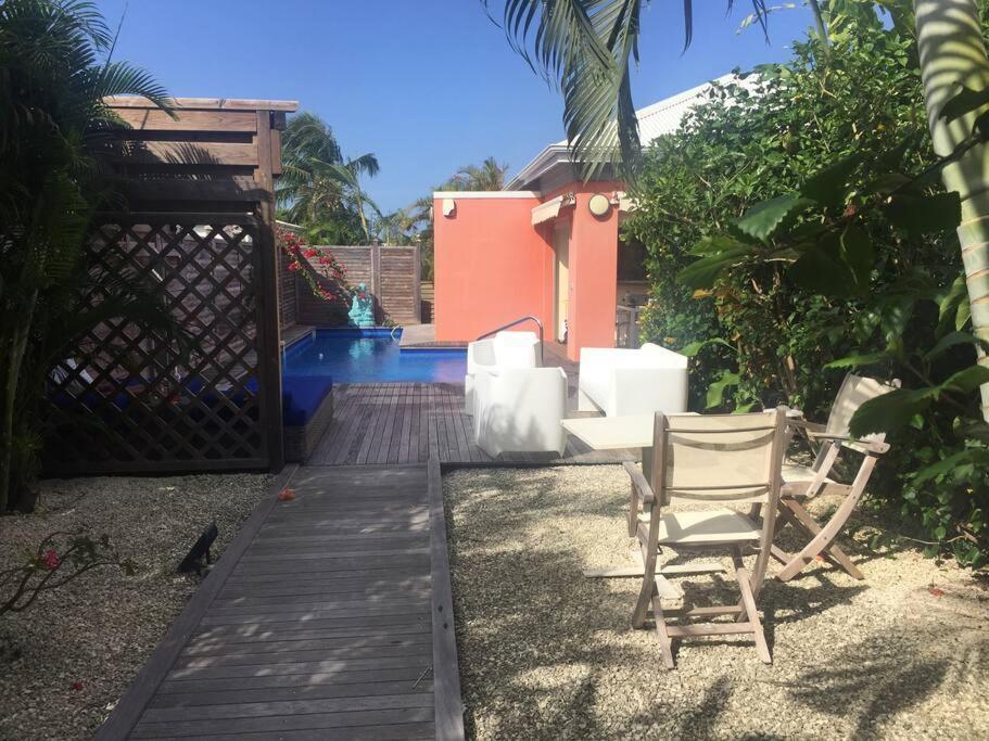 Villa Ti Paradis Caché-piscine-dans Quartier Résidentiel Saint-Francois (Grande-Terre)
