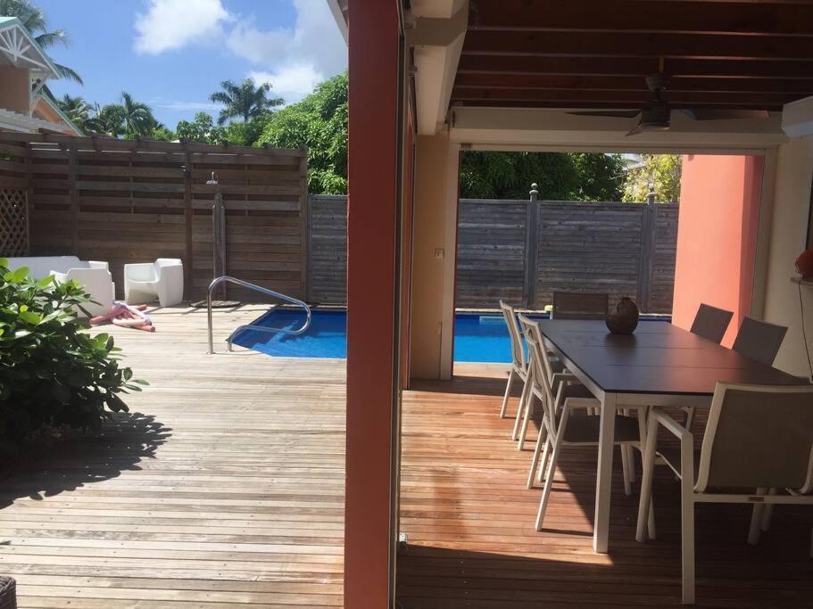 Ti Paradis Caché-piscine-dans Quartier Résidentiel Villa