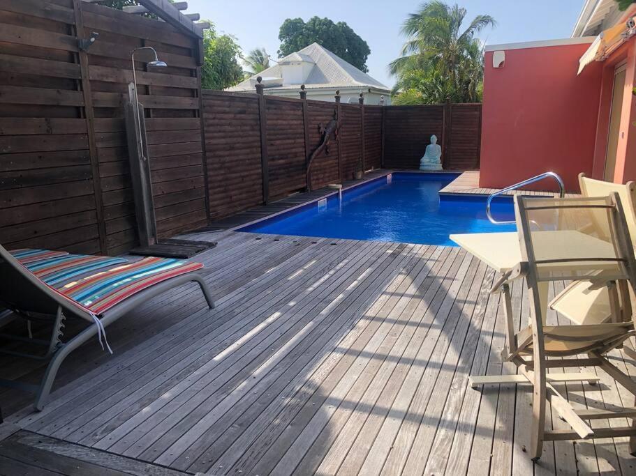 Villa Ti Paradis Caché-piscine-dans Quartier Résidentiel *