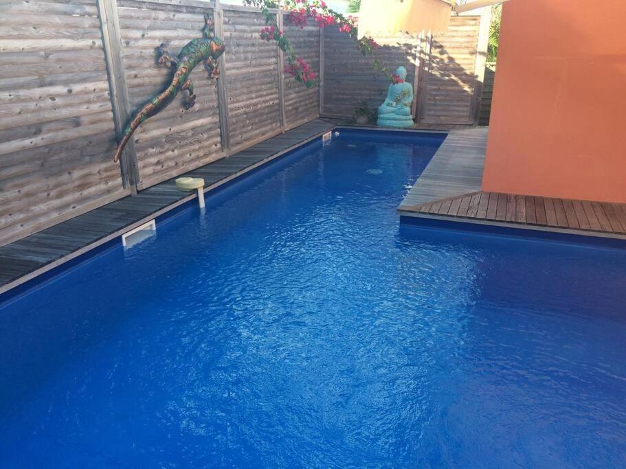 Villa Ti Paradis Caché-piscine-dans Quartier Résidentiel Saint-Francois (Grande-Terre)