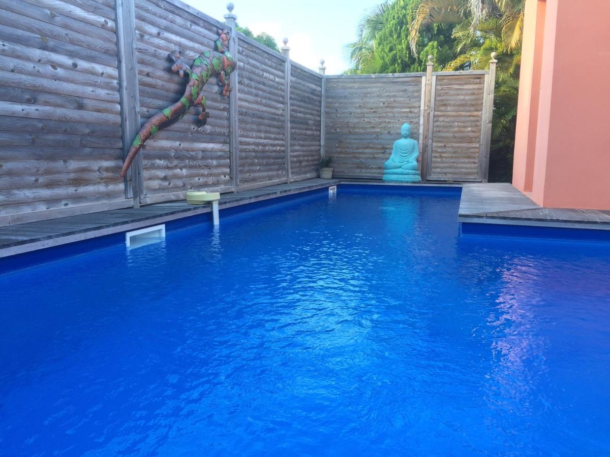 Ti Paradis Caché-piscine-dans Quartier Résidentiel Villa *