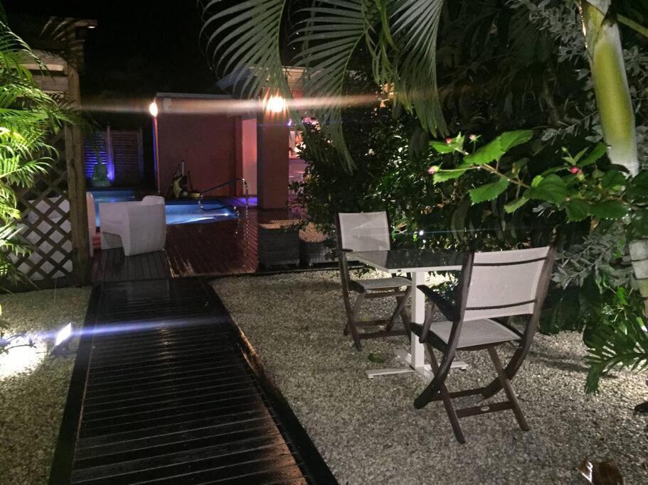 Villa Ti Paradis Caché-piscine-dans Quartier Résidentiel *